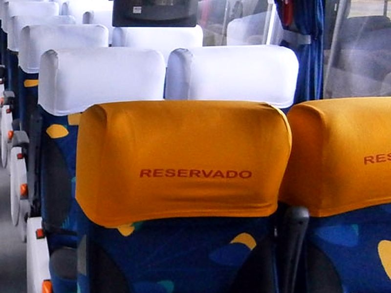 Capa de cabeceira personalizada laranja com a palavra Reservado